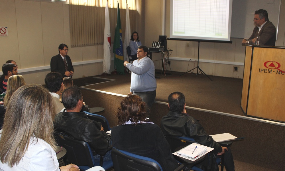 Todos os gerentes da sede e das 13 unidades regionais do Ipem-MG participaram da reunião. Foto: Divulgação / Ipem-MG