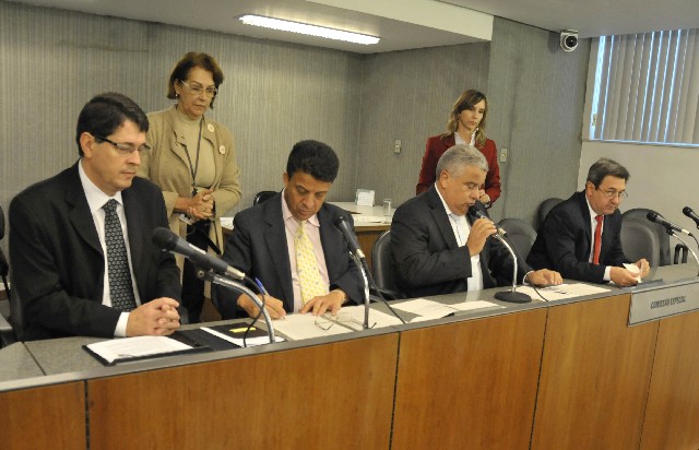 Sabatina aprovou Fernando Sette como diretor-geral do Ipem-MG. Foto: Guilherme Bergamini / ALMG Sabatina aprovou Fernando Sette como diretor-geral do Ipem-MG. Foto: Guilherme Bergamini / ALMG