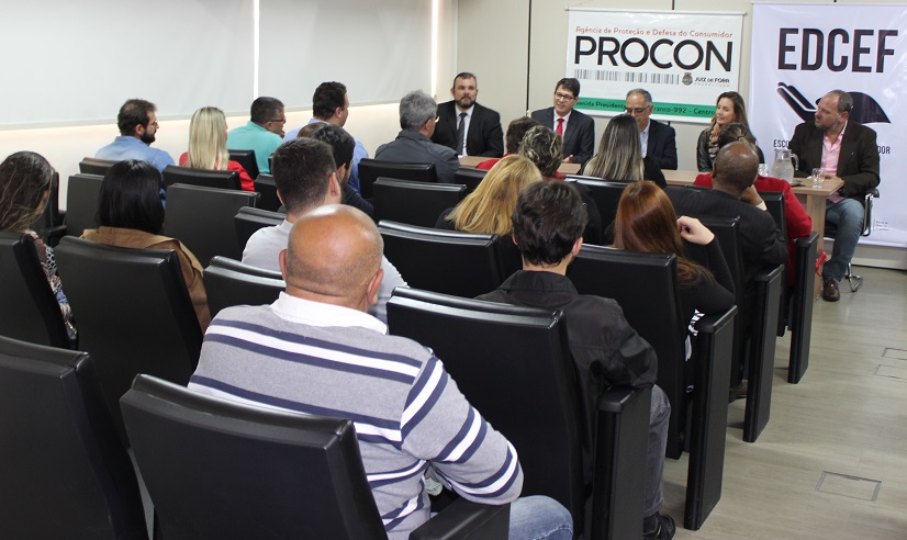 Parceria firmada visa capacitar servidores de Juiz de Fora. Foto: Fernanda Toussaint / Ipem-MG 