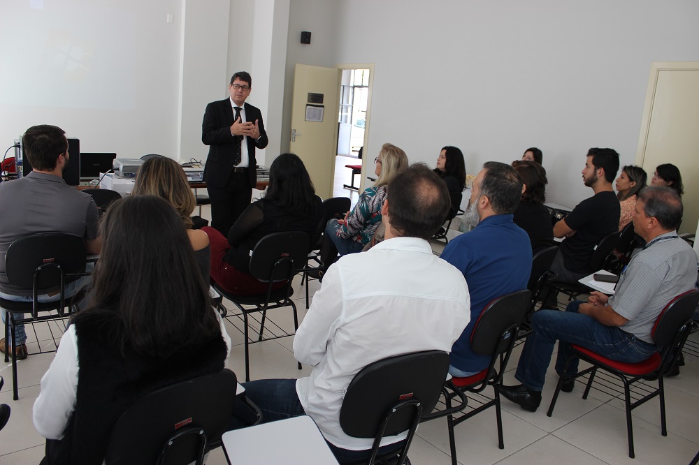 Cerca de 30 servidores da prefeitura de Poços de Caldas participaram da capacitação. Foto: Fernanda Toussaint / Ipem-MG