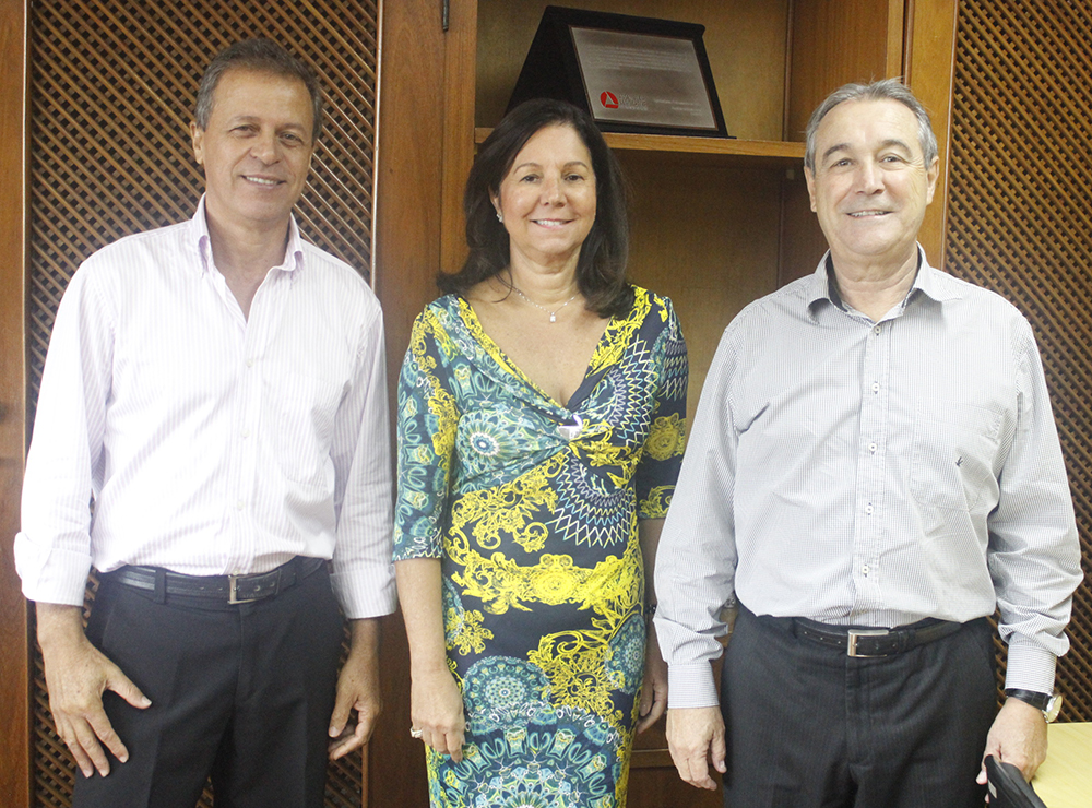 Presidente do Inmetro visita Ipem-MG. Foto: Fernanda Toussaint / Ipem-MG Presidente do Inmetro visita Ipem-MG. Foto: Fernanda Toussaint / Ipem-MG