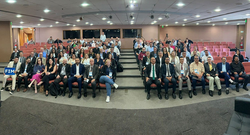 Dirigentes e representantes dos 24 órgãos delegados do Inmetro, durante Plenária no RJ. Foto: Divulgação / Inmetro