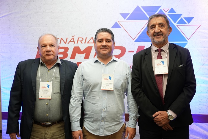 Diretores do Ipem-MG durante Plenária Nacional do Inmetro em Salvador. Foto: Divulgação / Inmetro