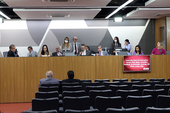 Diretor-Geral do Ipem-MG durante reunião na ALMG. Foto: Divulgação / ALMG